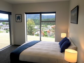 Bell Bird Ridge - Ocean & Valley Views