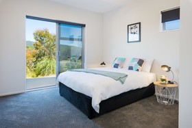 Bell Bird Ridge - Ocean & Valley Views