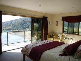 Okiwa Bay Lodge