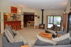 Okiwa Bay Lodge