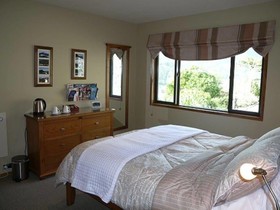 Okiwa Bay Lodge