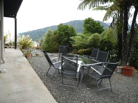 Okiwa Bay Lodge