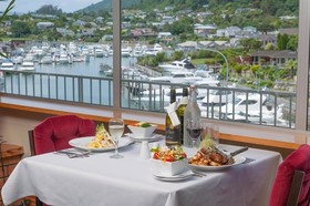 Picton Beachcomber Inn