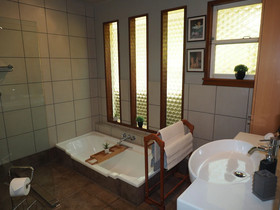 Sounds Vista Bed & Breakfast