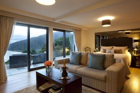 The Sounds Retreat