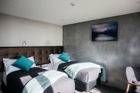Lakestone Lodge