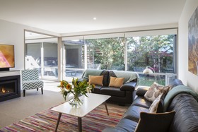 22 Hallenstein Apartments by Staysouth