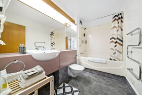 Amity Serviced Apartments