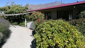 Aquarius De Lavender Lake View B&B