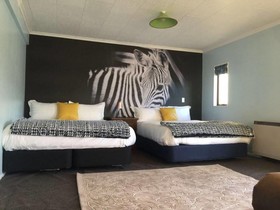 Aquarius De Lavender Lake View B&B