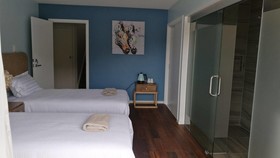 Aquarius De Lavender Lake View B&B