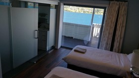 Aquarius De Lavender Lake View B&B