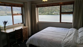 Aquarius De Lavender Lake View B&B