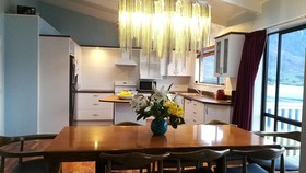 Aquarius De Lavender Lake View B&B