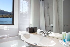 DoubleTree by Hilton Hotel Queenstown