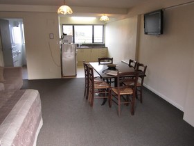 Four Seasons Motel