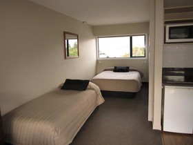 Four Seasons Motel