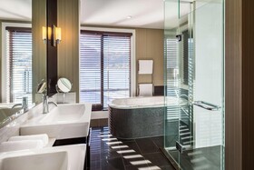 Hilton Queenstown Resort & Spa