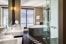 Hilton Queenstown Resort & Spa