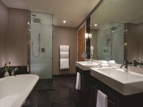 Hilton Queenstown Resort & Spa