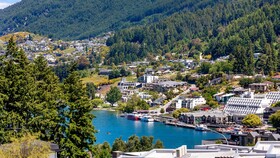 Holiday Inn Express & Suites Queenstown
