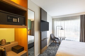 Holiday Inn Express & Suites Queenstown