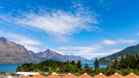 Holiday Inn Express & Suites Queenstown