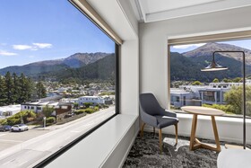 Holiday Inn Express & Suites Queenstown