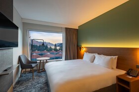 Holiday Inn Express & Suites Queenstown
