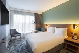 Holiday Inn Express & Suites Queenstown