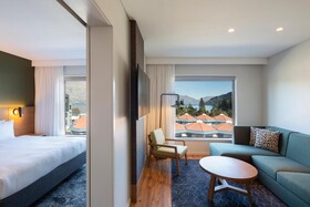 Holiday Inn Express & Suites Queenstown
