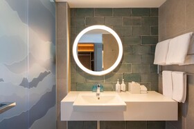 Holiday Inn Express & Suites Queenstown