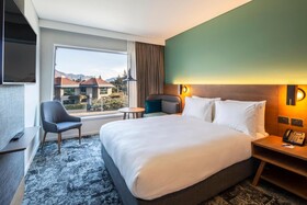 Holiday Inn Express & Suites Queenstown