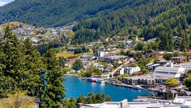 Holiday Inn Express & Suites Queenstown
