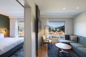 Holiday Inn Express & Suites Queenstown