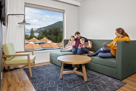 Holiday Inn Express & Suites Queenstown