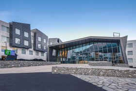 Holiday Inn Express & Suites Queenstown