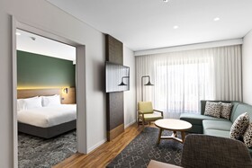 Holiday Inn Express & Suites Queenstown