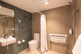Holiday Inn Express & Suites Queenstown