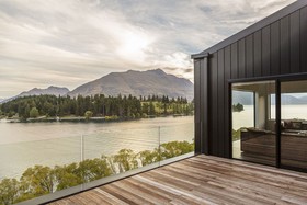 Lakehouse Joela