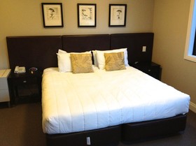 Luxury Lake Suites