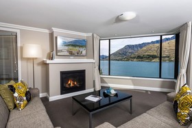 Oaks Shores