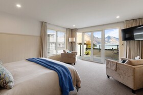 Queenstown House Boutique Bed & Breakfast & Apartments
