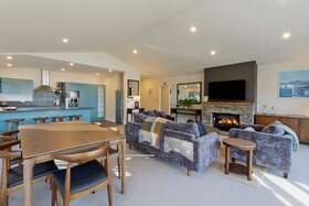 Queenstown House Boutique Bed & Breakfast & Apartments