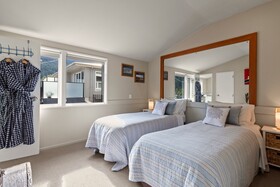 Queenstown House Boutique Bed & Breakfast & Apartments