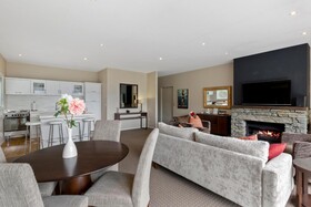 Queenstown House Boutique Bed & Breakfast & Apartments