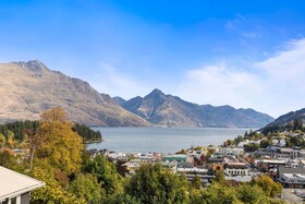 Queenstown House Boutique Bed & Breakfast & Apartments