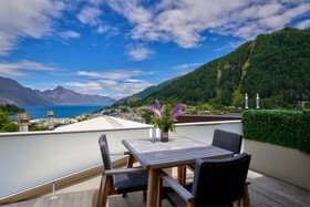 Queenstown House Boutique Bed & Breakfast & Apartments