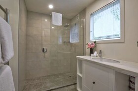 Queenstown House Boutique Bed & Breakfast & Apartments