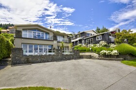 Queenstown House Boutique Bed & Breakfast & Apartments